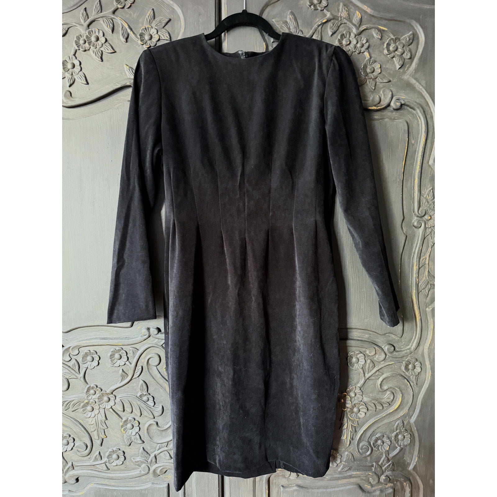 1980s Positive Attitude Velvet Long Sleeve Little Black Dress | 8 Petite