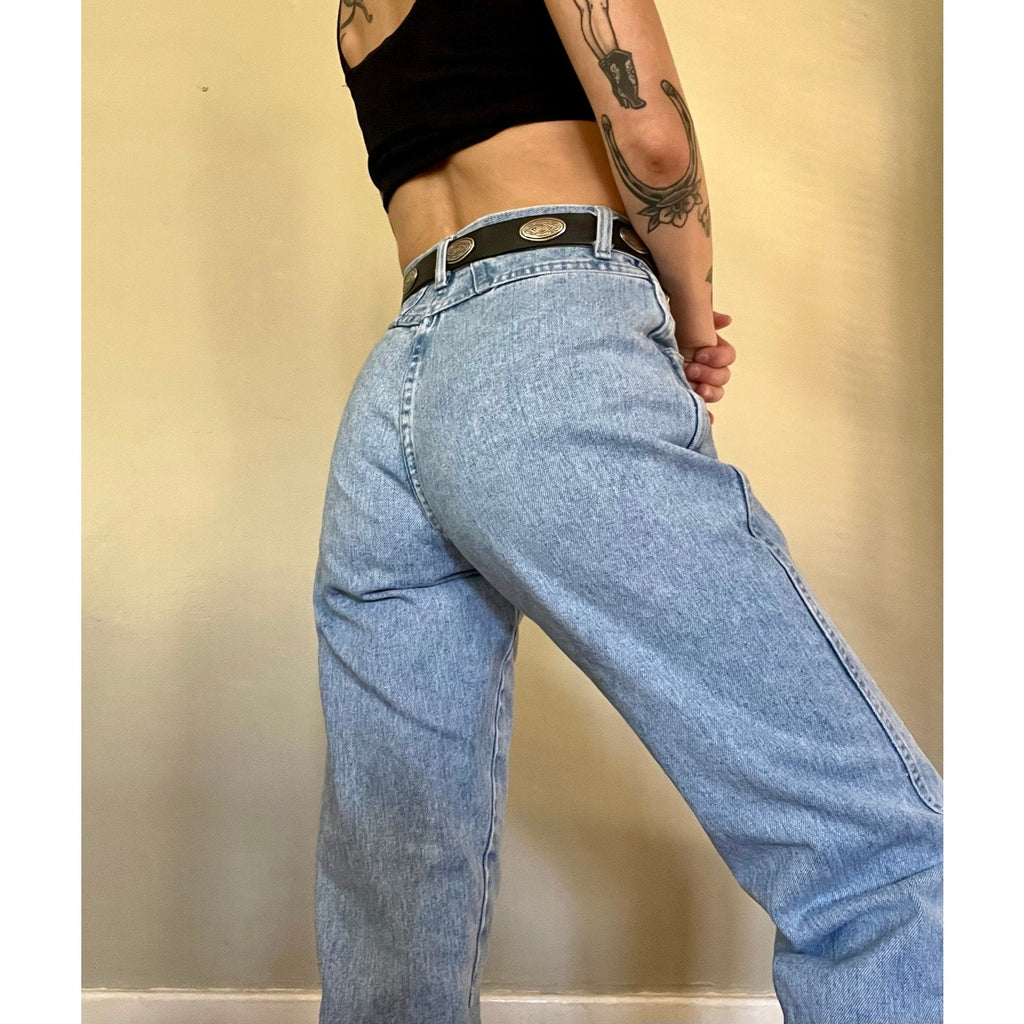 1980s Wrangler Silverlake Denim Jeans in Light Acid Wash Mom Jeans / Straight Leg Fit with Western Details | High Waist / High Rise