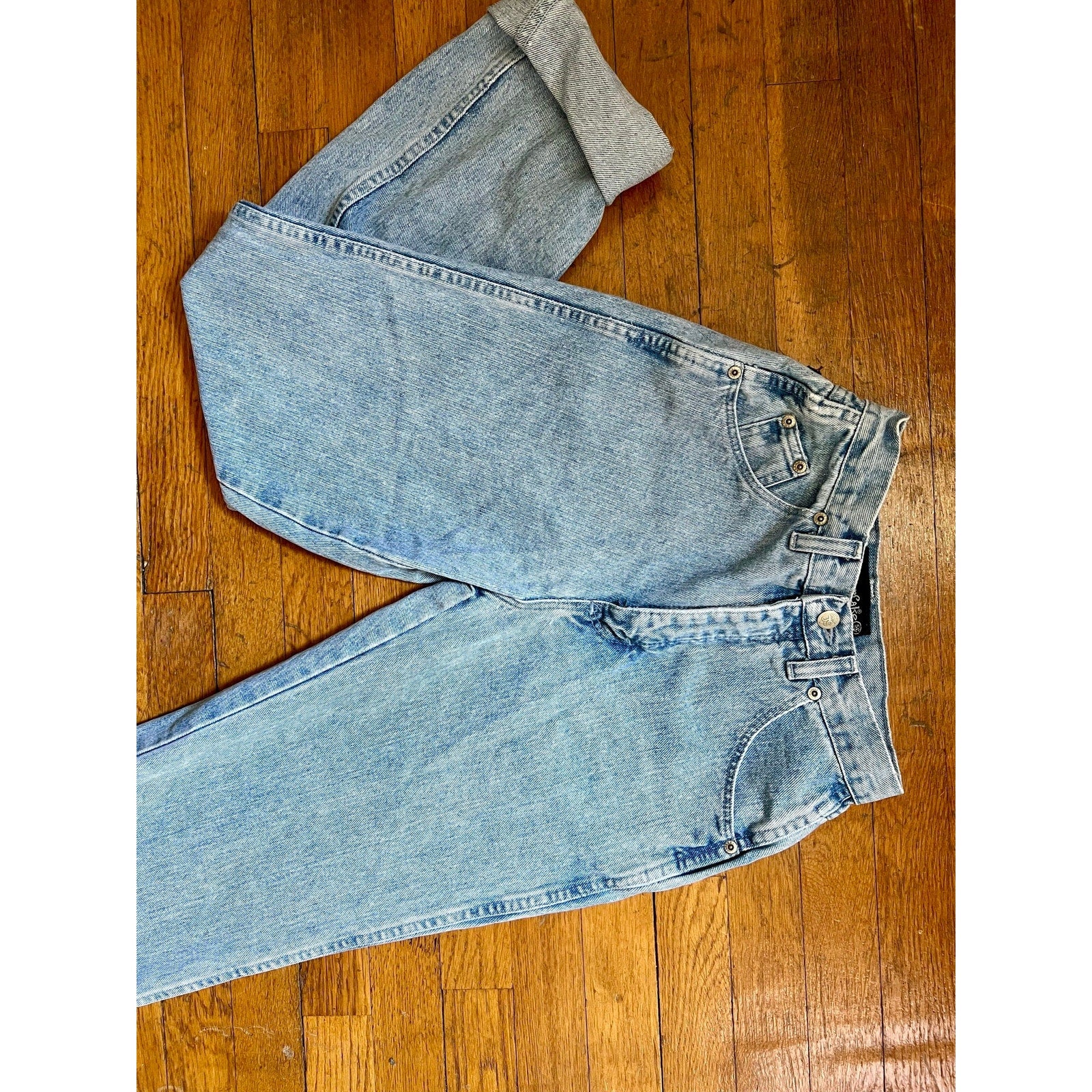1980s Wrangler Silverlake Denim Jeans in Light Acid Wash Mom Jeans / Straight Leg Fit with Western Details | High Waist / High Rise