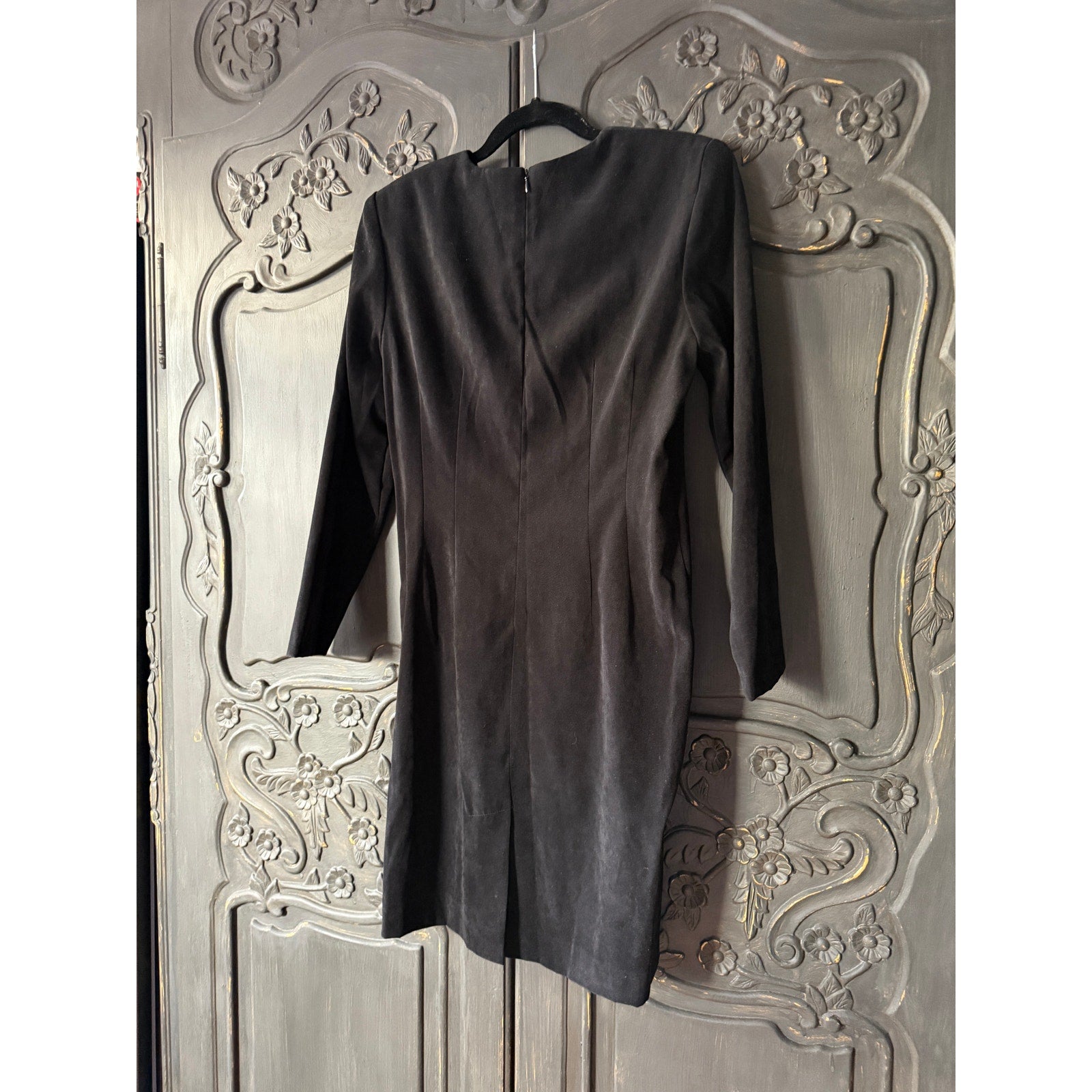 1980s Positive Attitude Velvet Long Sleeve Little Black Dress | 8 Petite