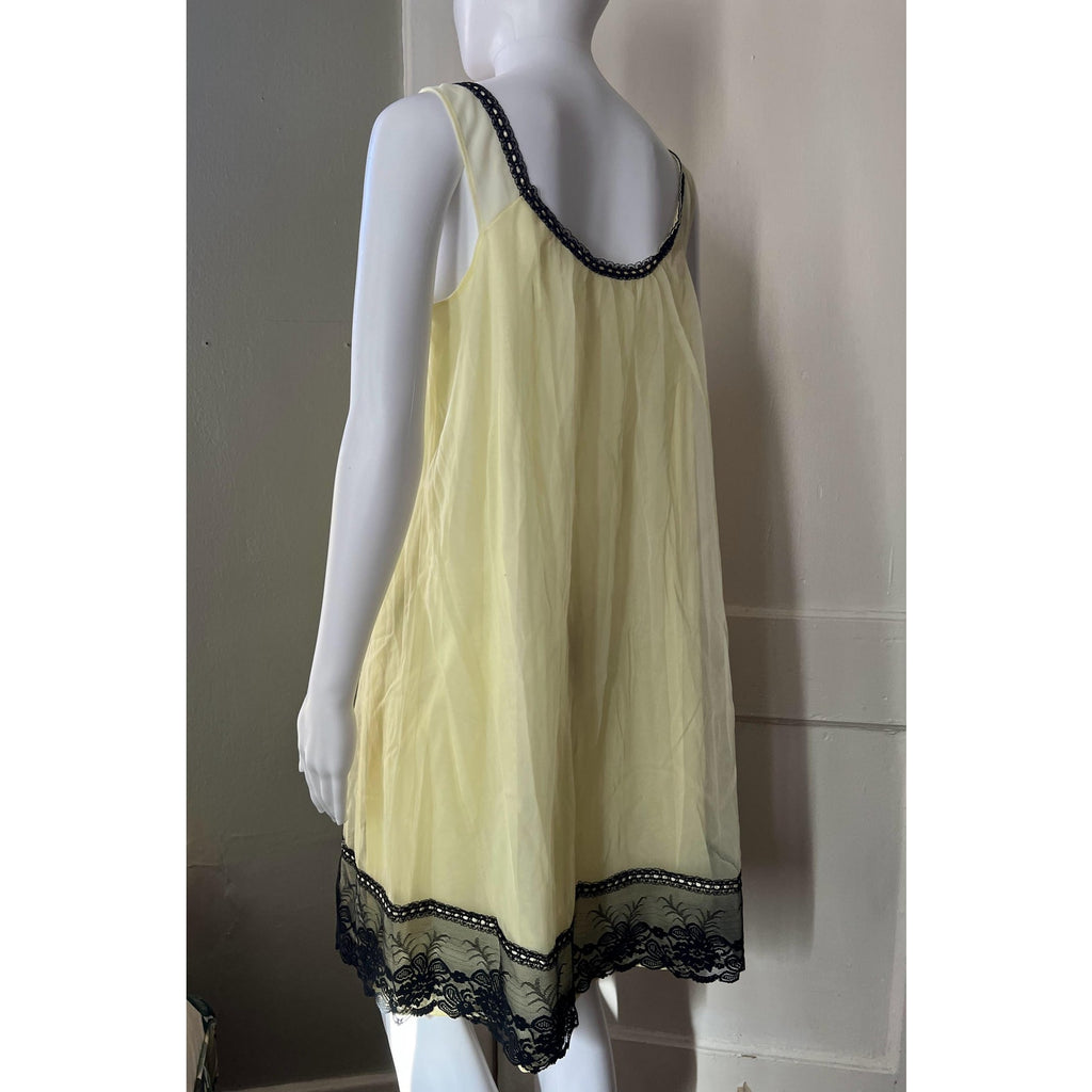 1960s Baby Doll Lingerie Nightgown - Yellow Chiffon and Black Lace | Free Size