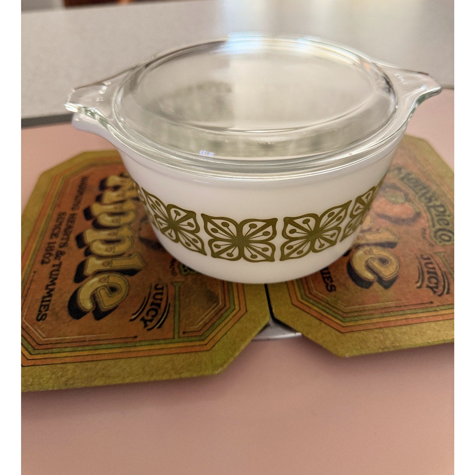 Vintage PYREX 1 QT Baking / Casserole Dish with Lid #473 Autumn Floral Verde