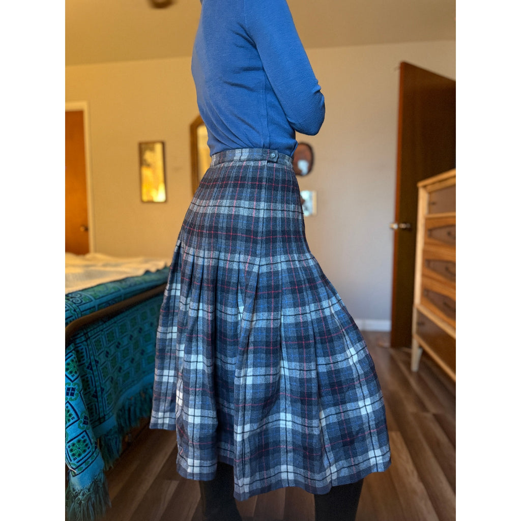 1950s Pendleton Plaid Wool Turnabout Skirt | Size 26 (XS)