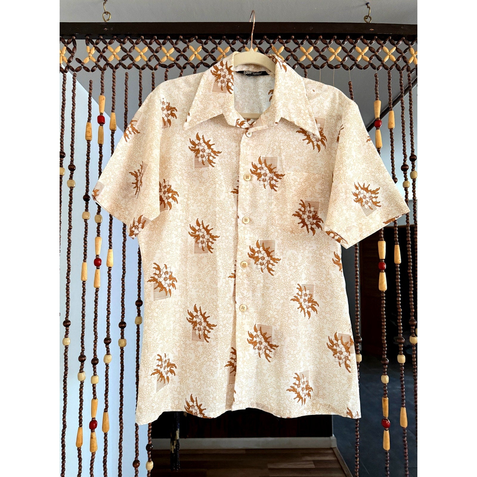 1970s Men's Studio One Short Sleeve Oxford Shirt | Tropical Floral Print | Size M