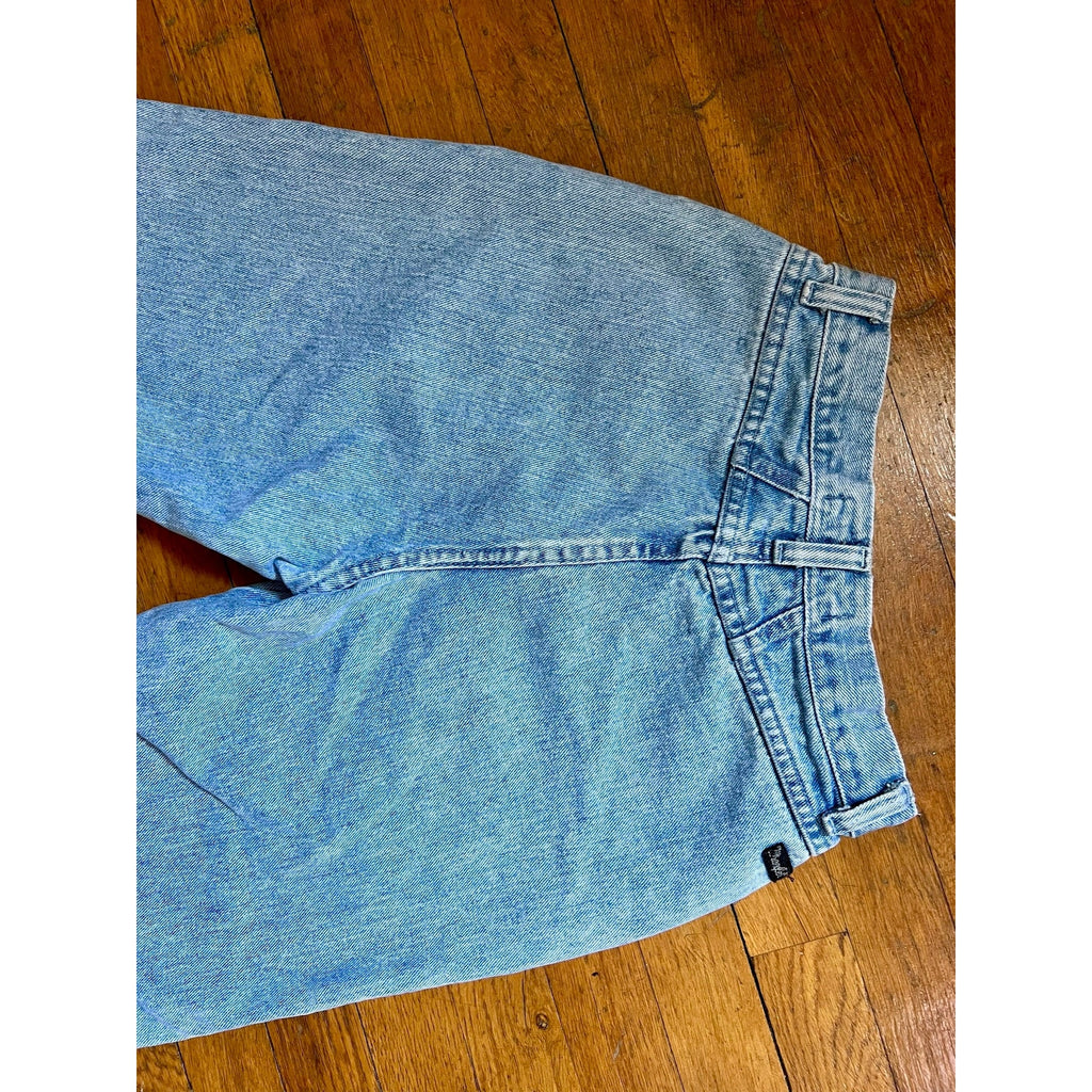 1980s Wrangler Silverlake Denim Jeans in Light Acid Wash Mom Jeans / Straight Leg Fit with Western Details | High Waist / High Rise