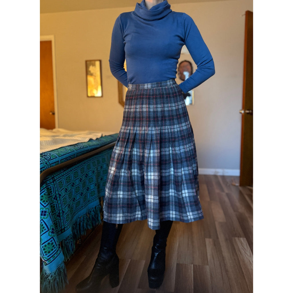 1950s Pendleton Plaid Wool Turnabout Skirt | Size 26 (XS)