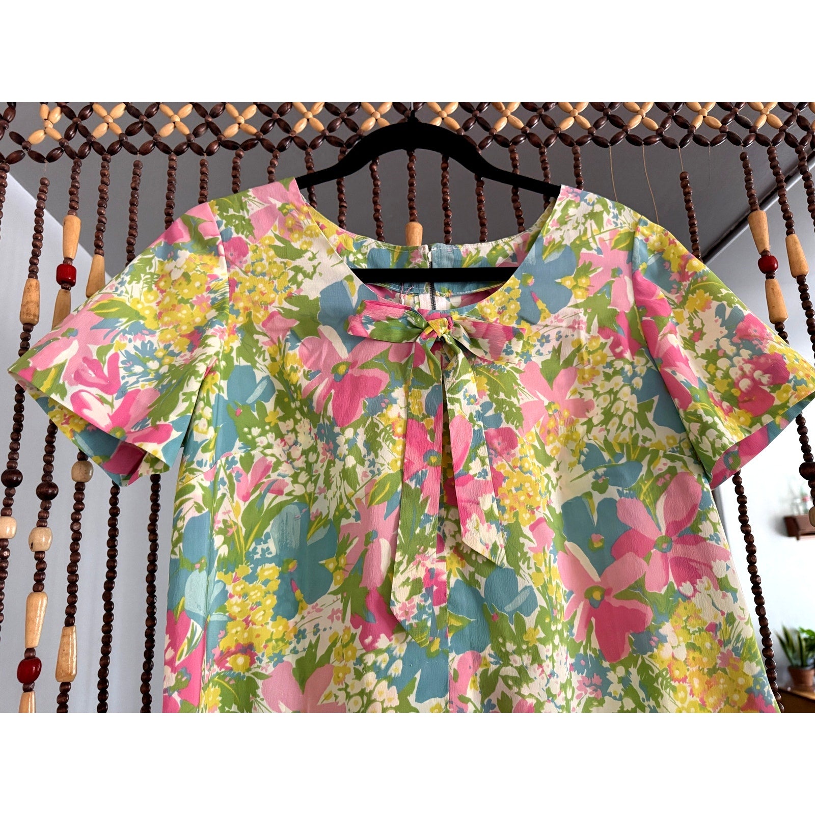 1960s Floral Pastel Mod Shift Dress - Size M/L