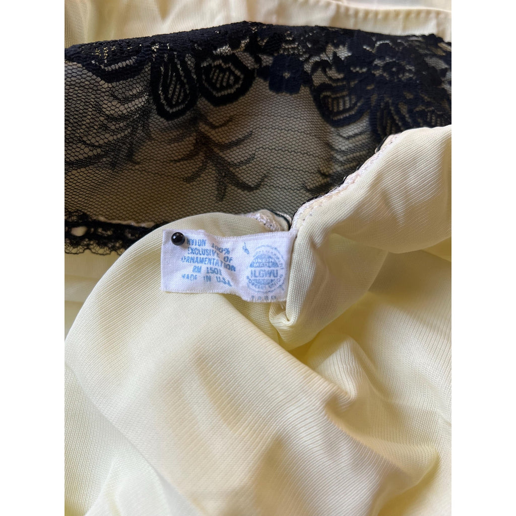 1960s Baby Doll Lingerie Nightgown - Yellow Chiffon and Black Lace | Free Size