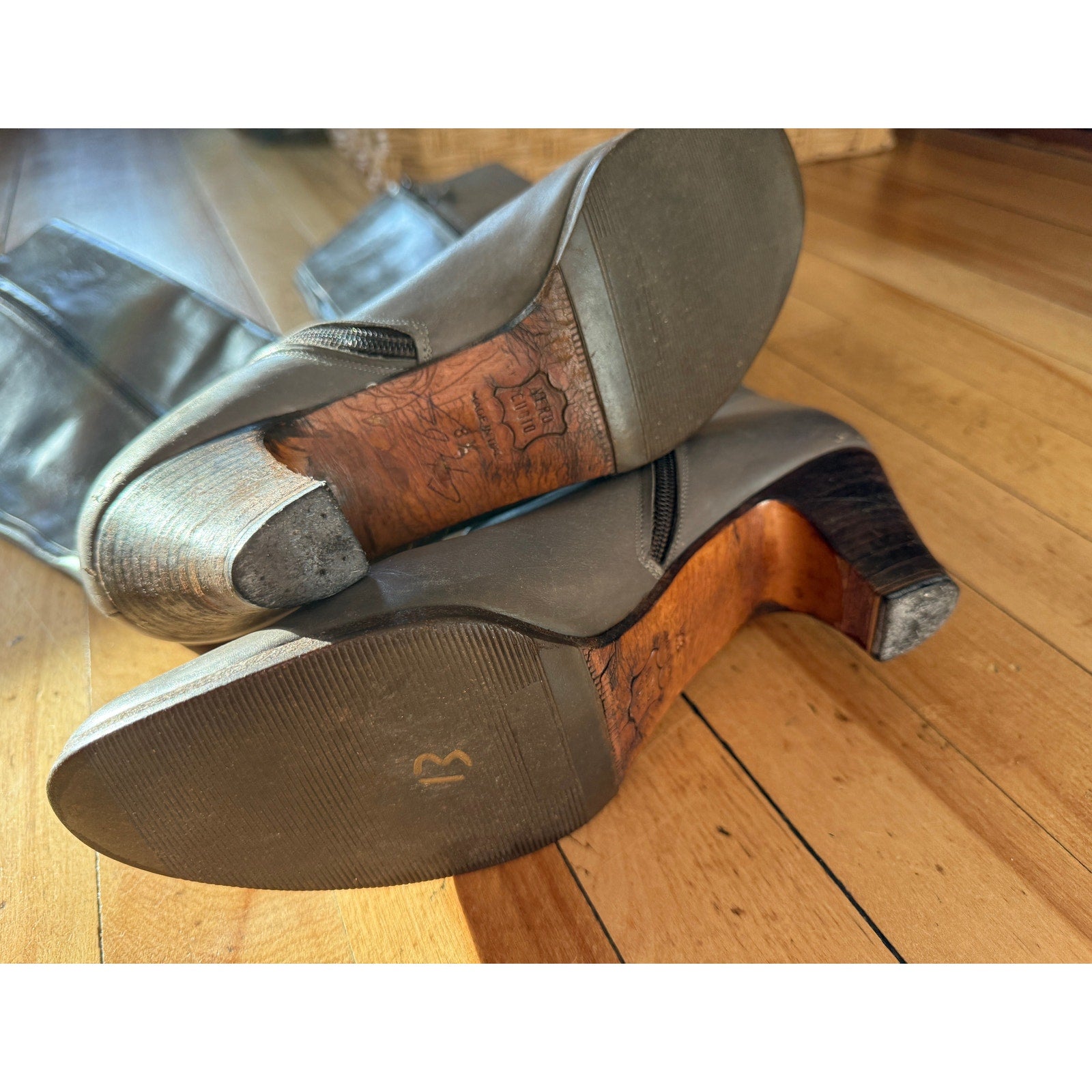 Vintage Salvatore Ferragamo Gray/Taupe Knee High Leather Boots | 8.5